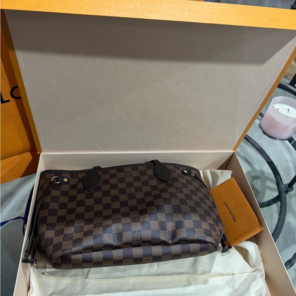 Louis Vuitton Neverfull PM - Picture 4 of 5